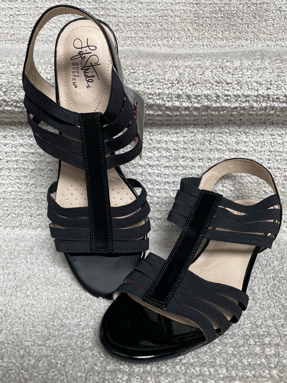 NWT LifeStride Comfortable Soft System Yours Black  Stretch Faux Patent Sandals
